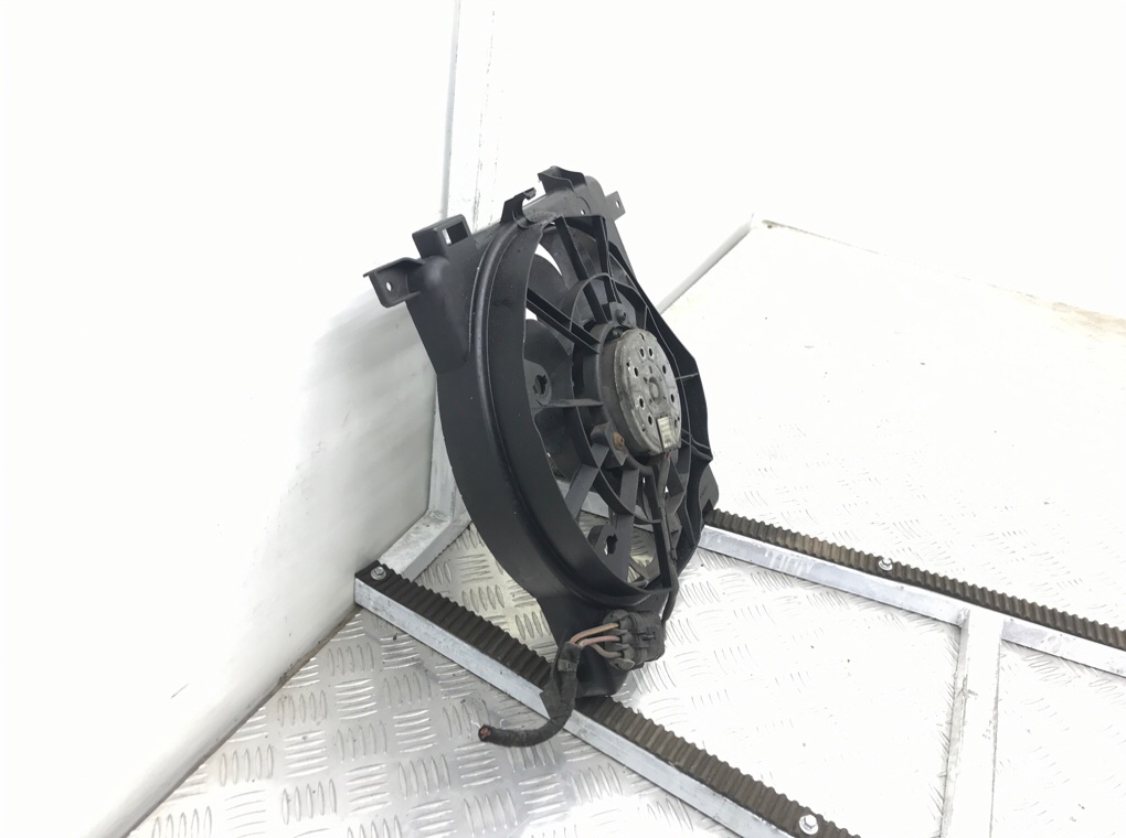 Вентилятор радиатора бу для Opel Zafira B 1.9 CDTi,  2010 г.