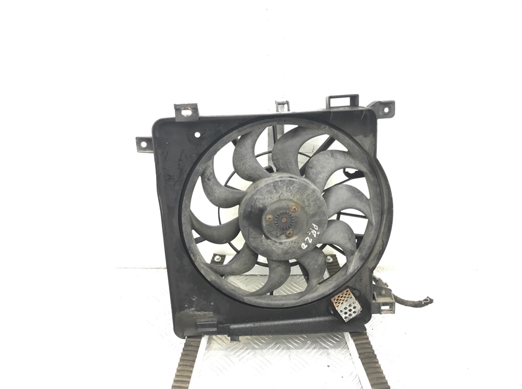 Вентилятор радиатора бу для Opel Zafira B 1.9 CDTi,  2010 г.