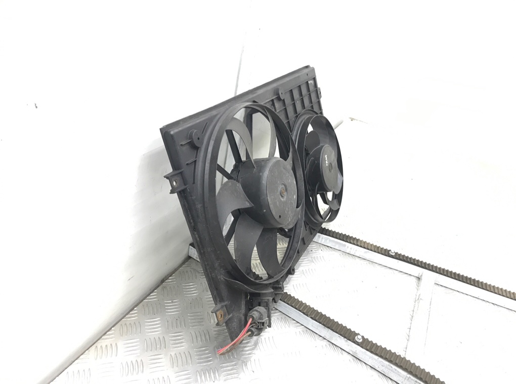 Вентилятор радиатора бу для Volkswagen Golf 5 1.9 TDi, 2007 г. Вентилятор радиатора бу для Volkswagen Golf 5 1.9 TDi, 2007 г.