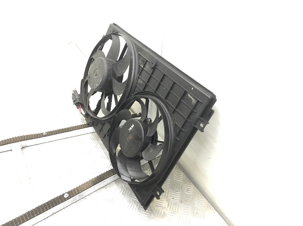 Вентилятор радиатора бу для Volkswagen Golf 5 1.9 TDi, 2007 г. Вентилятор радиатора бу для Volkswagen Golf 5 1.9 TDi, 2007 г.