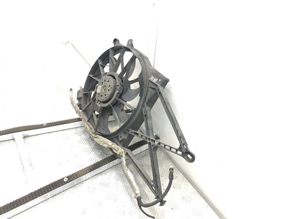 Вентилятор радиатора бу для Opel Zafira A 1.8 i,  2002 г.