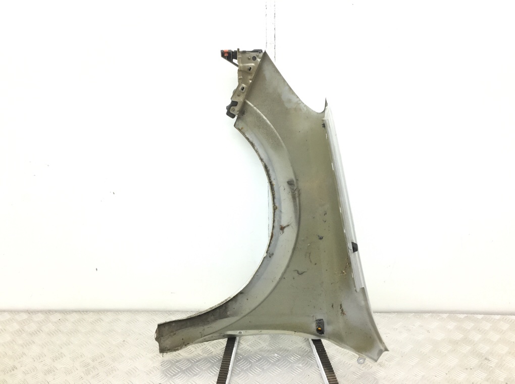 Крыло переднее правое бу для Opel Astra H 1.6 i,  2005 г.