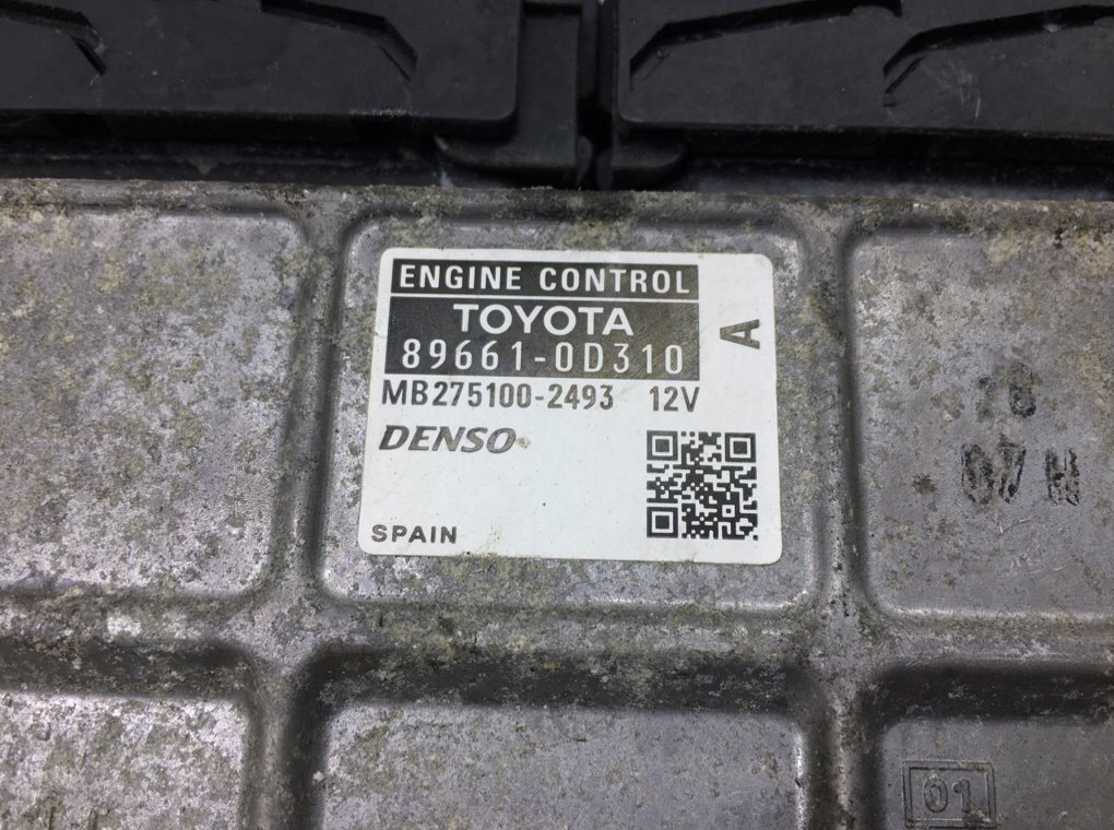 Блок управления двигателем бу для Toyota Yaris XP9 1.3 i, 2006 г. Блок управления двигателем бу для Toyota Yaris XP9 1.3 i, 2006 г.