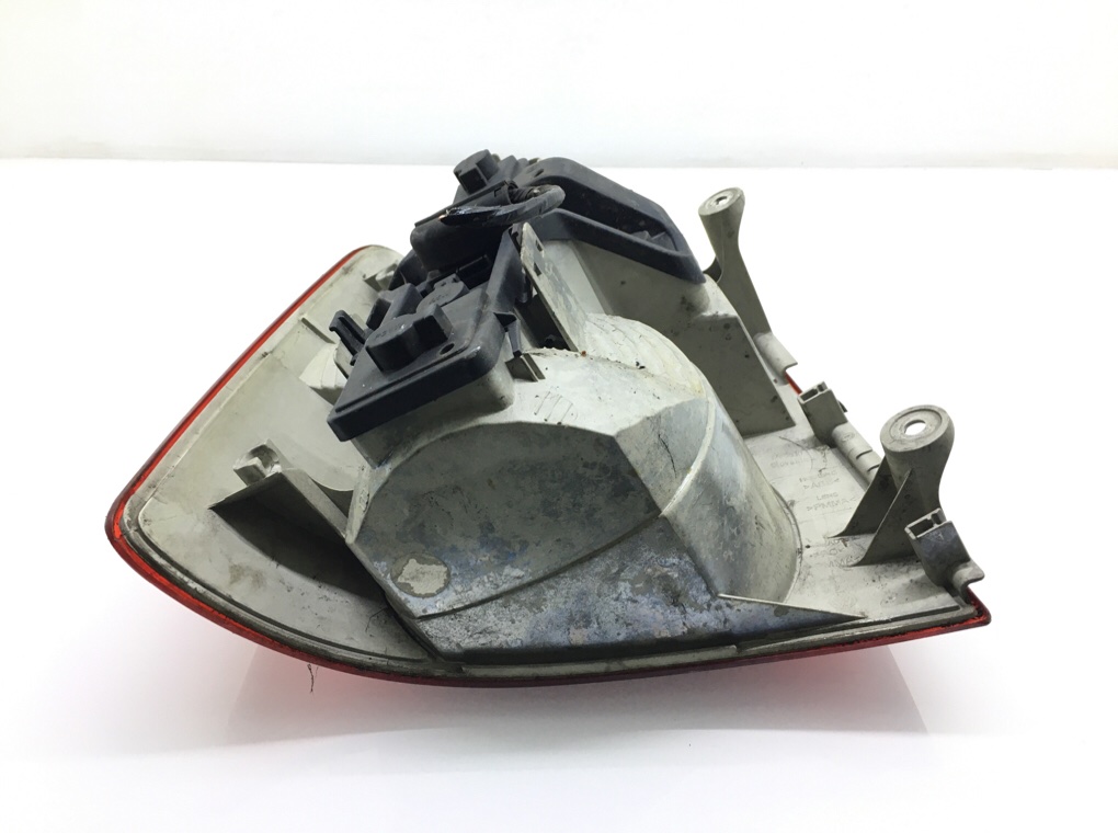 Фонарь задний правый бу для Volkswagen Touran  2.0 TDi,  2006 г.