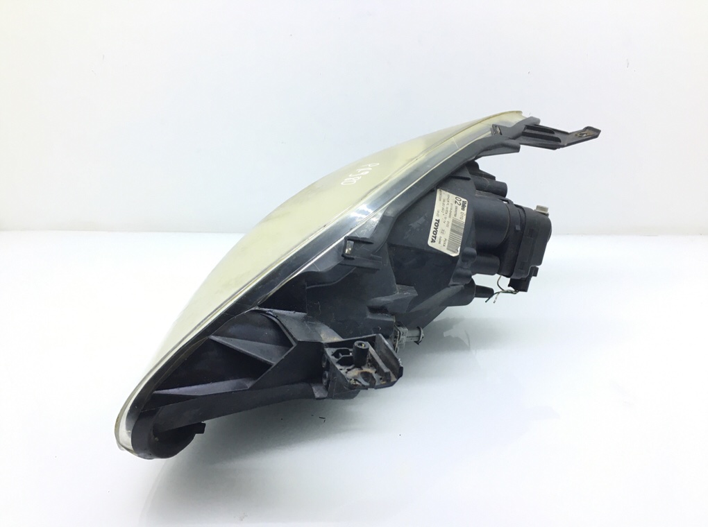 Фара правая бу для Toyota Aygo 1.0 i, 2009 г. Фара правая бу для Toyota Aygo 1.0 i, 2009 г.