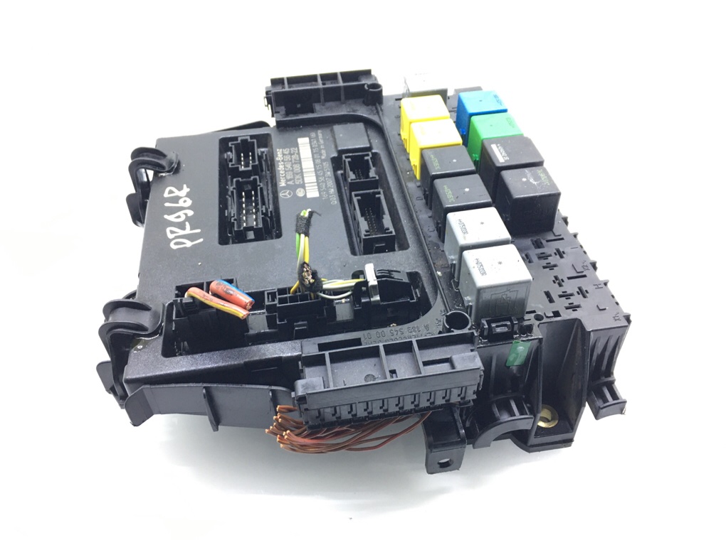 Блок предохранителей бу для Mercedes B W245 2.0 CDi, 2008 г. Блок предохранителей бу для Mercedes B W245 2.0 CDi, 2008 г.