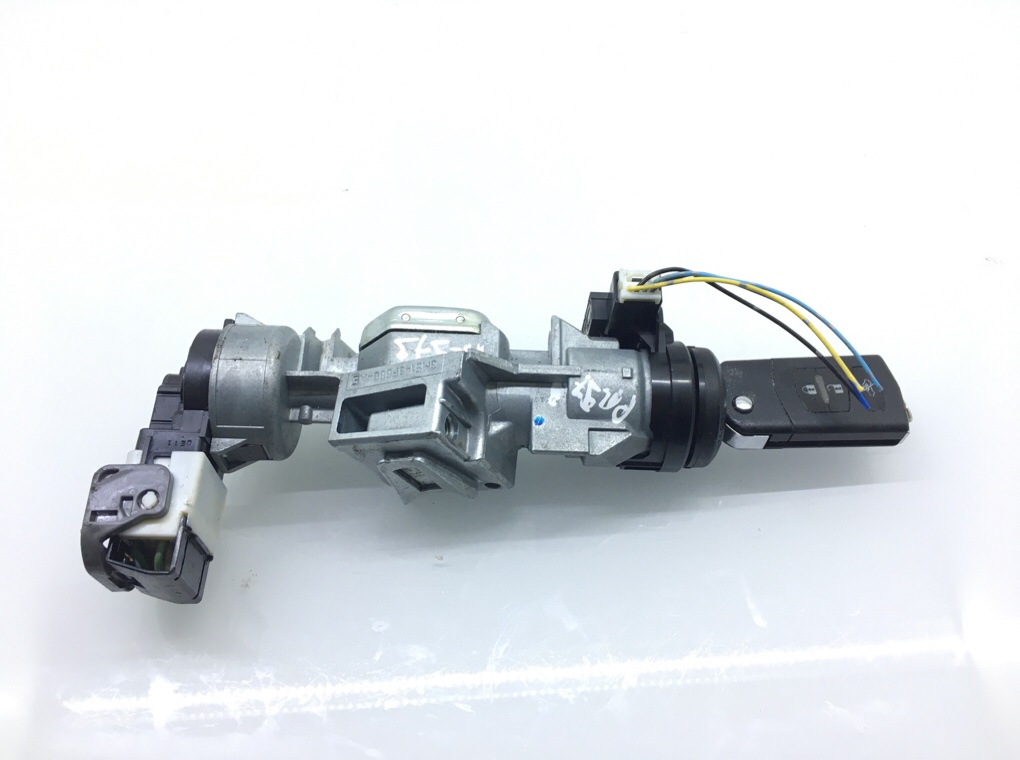 Замок зажигания бу для Mazda 3 BL 1.6 TD, 2010 г. Замок зажигания бу для Mazda 3 BL 1.6 TD, 2010 г.