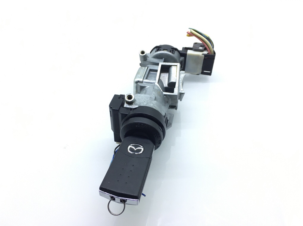 Замок зажигания бу для Mazda 3 BL 1.6 TD, 2010 г. Замок зажигания бу для Mazda 3 BL 1.6 TD, 2010 г.