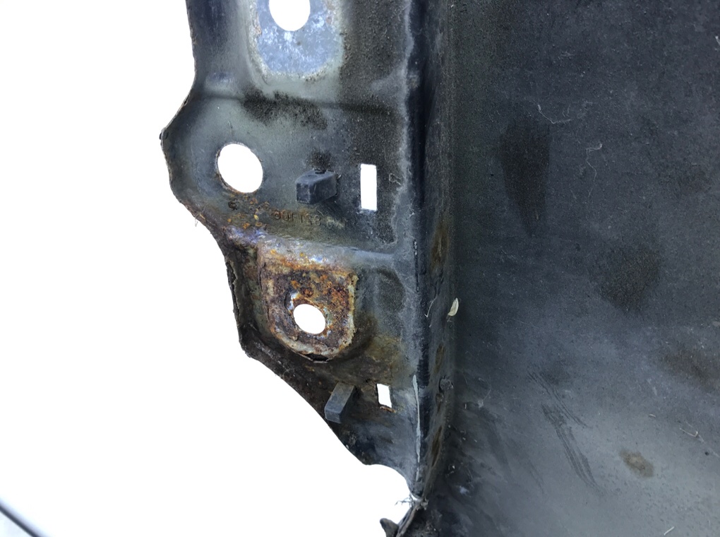 Крыло переднее правое бу для Volkswagen Jetta 5 2.0 TDi, 2006 г. Крыло переднее правое бу для Volkswagen Jetta 5 2.0 TDi, 2006 г.