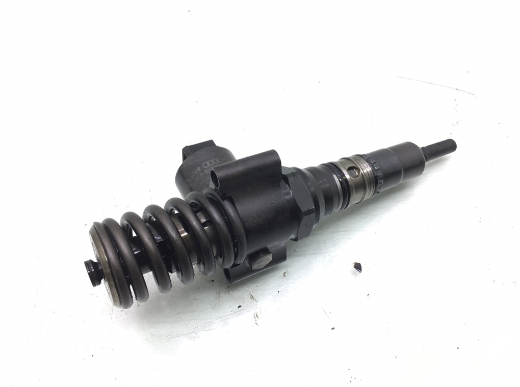 Форсунка бу для Audi A4 B7 2.0 TDi,   г.