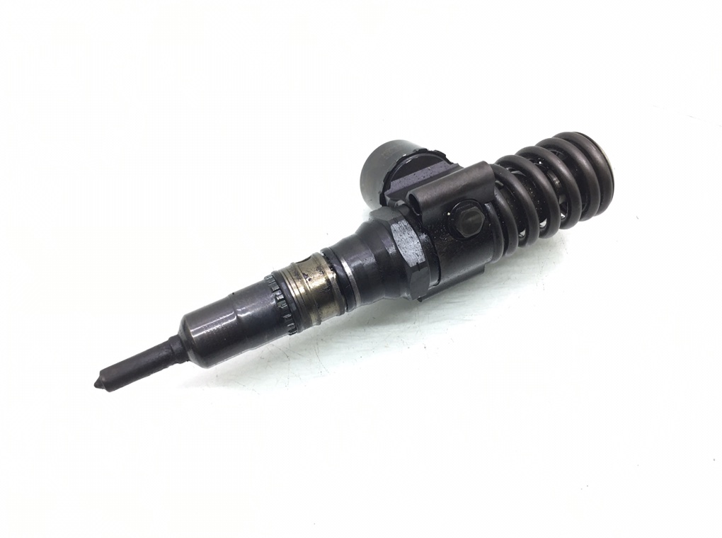 Форсунка бу для Audi A4 B7 2.0 TDi, 2008 г. Форсунка бу для Audi A4 B7 2.0 TDi, г.