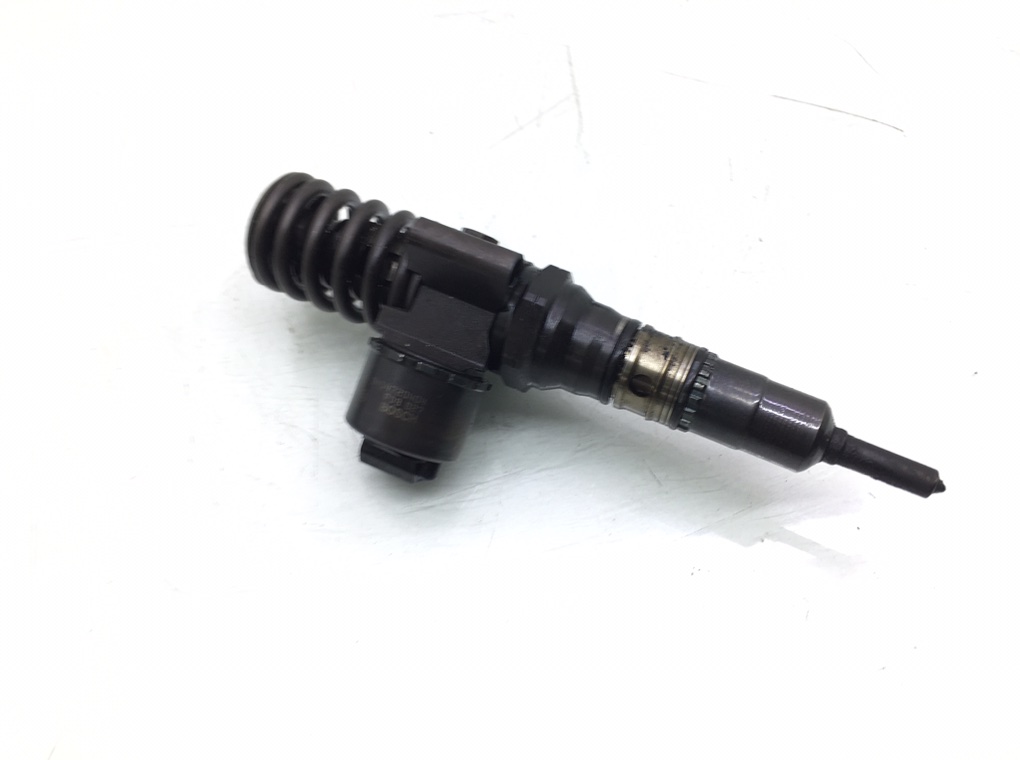 Форсунка бу для Audi A4 B7 2.0 TDi, 2008 г. Форсунка бу для Audi A4 B7 2.0 TDi, г.