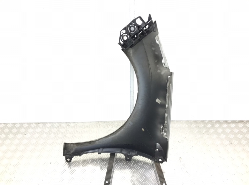 Крыло переднее правое бу для Peugeot 308 T7 1.6 i,  2010 г.