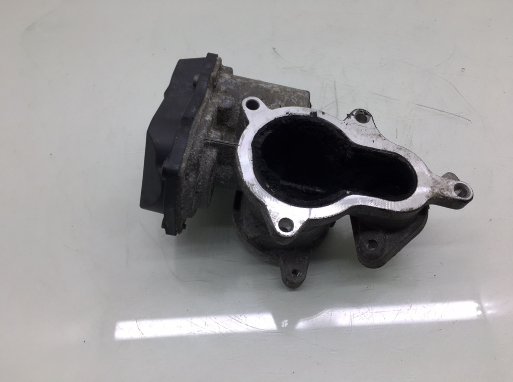 Клапан EGR бу для Audi A4 B7 2.0 TDi, 2008 г. Клапан EGR бу для Audi A4 B7 2.0 TDi, г.