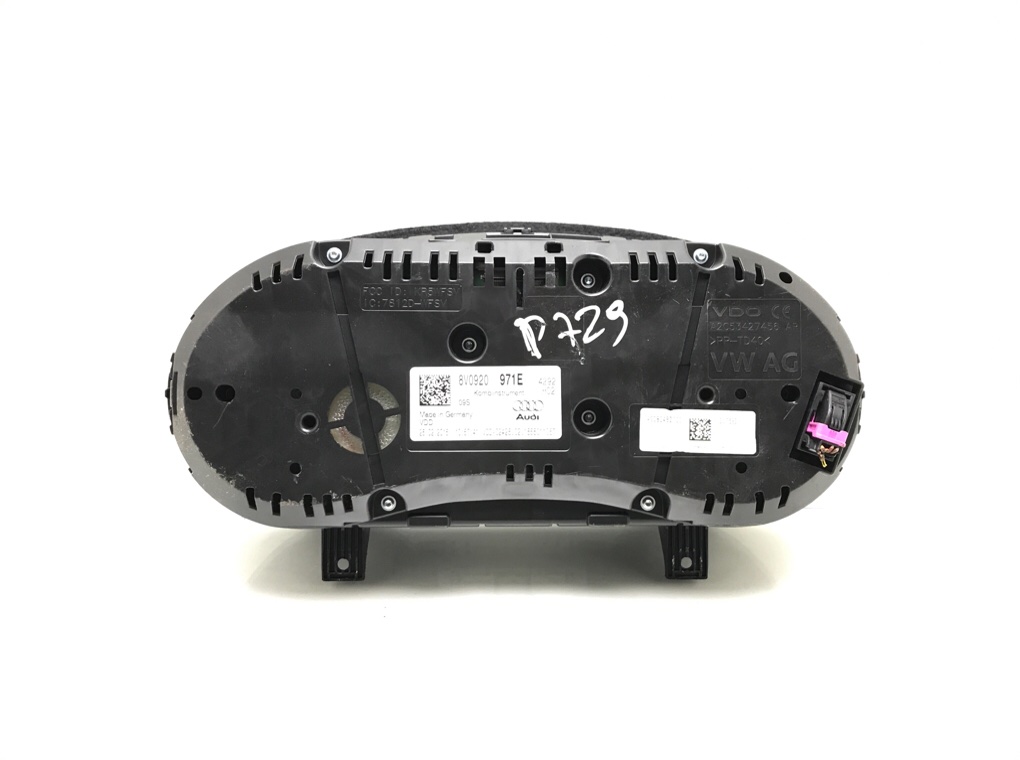 Щиток приборов (приборная панель) бу для Audi A3 8V 1.6 TDi, 2015 г. Щиток приборов (приборная панель) бу для Audi A3 8V 1.6 TDi, 2015 г.