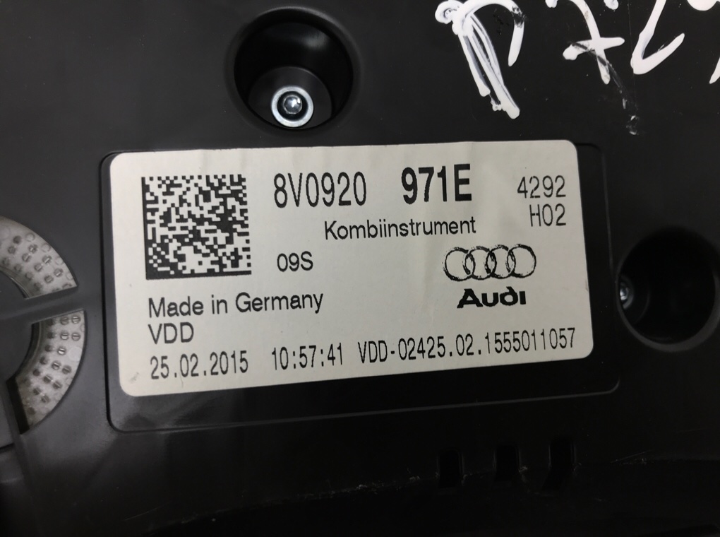 Щиток приборов (приборная панель) бу для Audi A3 8V 1.6 TDi, 2015 г. Щиток приборов (приборная панель) бу для Audi A3 8V 1.6 TDi, 2015 г.