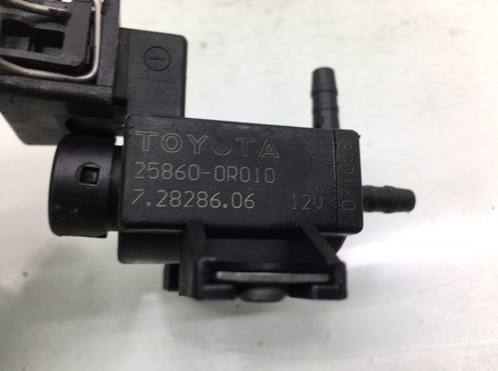 Клапан электромагнитный бу для Lexus IS 2 2.2 TD,   г.