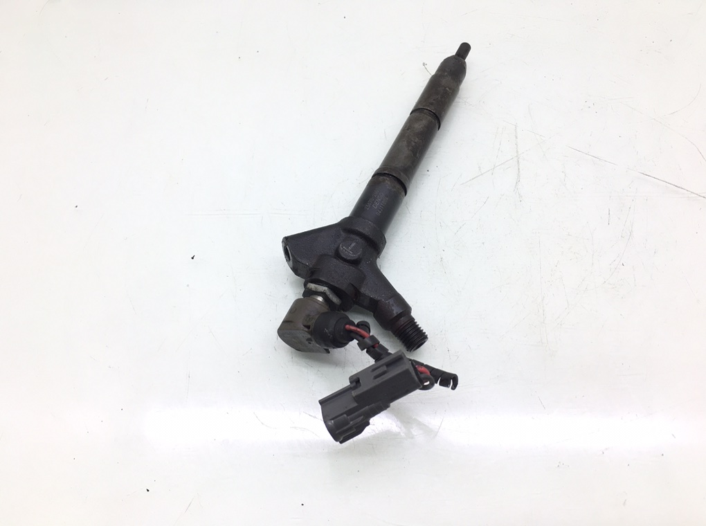 Форсунка бу для Lexus IS 2 2.2 TD,   г.