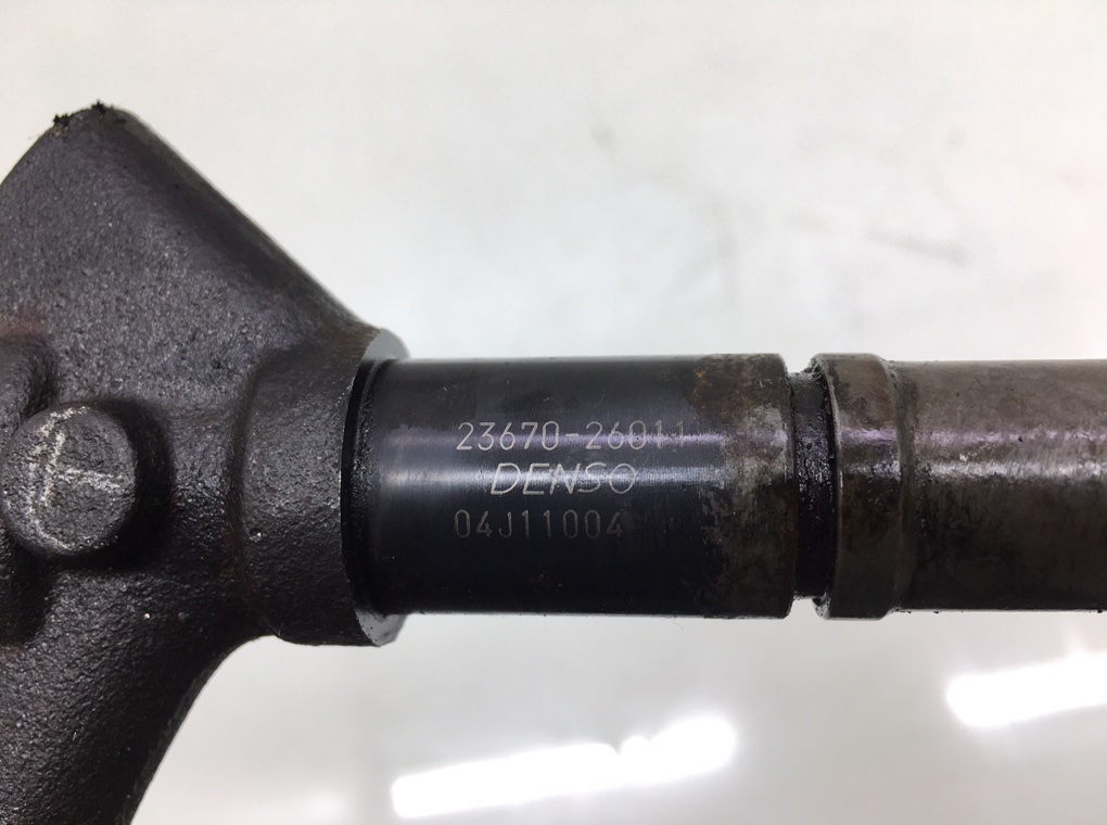 Форсунка бу для Lexus IS 2 2.2 TD,   г.