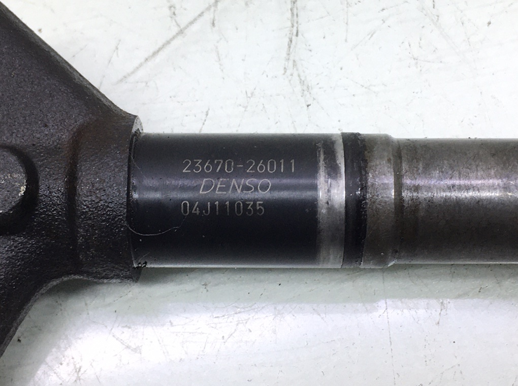 Форсунка бу для Lexus IS 2 2.2 TD,   г.