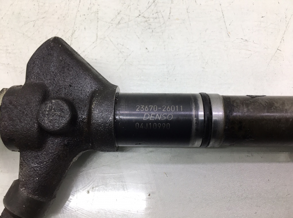 Форсунка бу для Lexus IS 2 2.2 TD,   г.