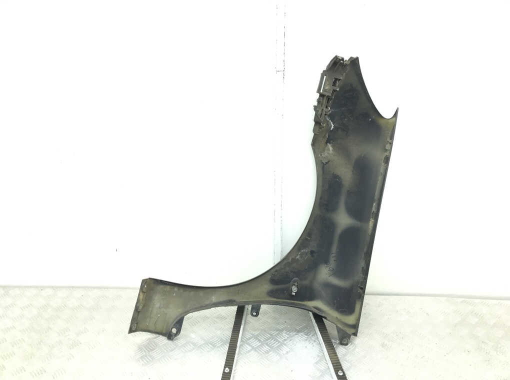 Крыло переднее правое бу для Peugeot 307  1.4 i,  2003 г.