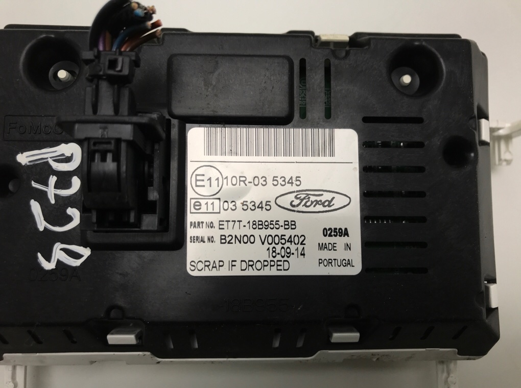 Дисплей бу для Ford Fiesta 6 1.0 Ti, 2014 г. Дисплей бу для Ford Fiesta 6 1.0 Ti, 2014 г.