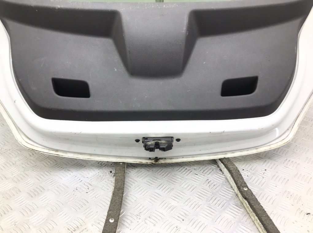 Крышка багажника бу для Opel Corsa D 1.4 i,  2009 г.