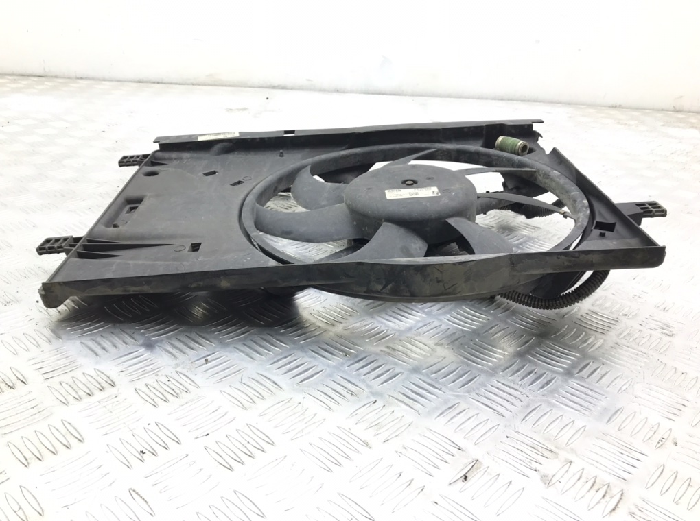 Вентилятор радиатора бу для Opel Corsa D 1.2 i, 2014 г. Вентилятор радиатора бу для Opel Corsa D 1.2 i, 2014 г.