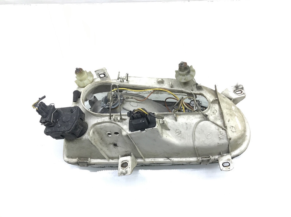 Фара левая бу для Volkswagen Golf 3 2.0 i, 1997 г. Фара левая бу для Volkswagen Golf 3 2.0 i, 1997 г.