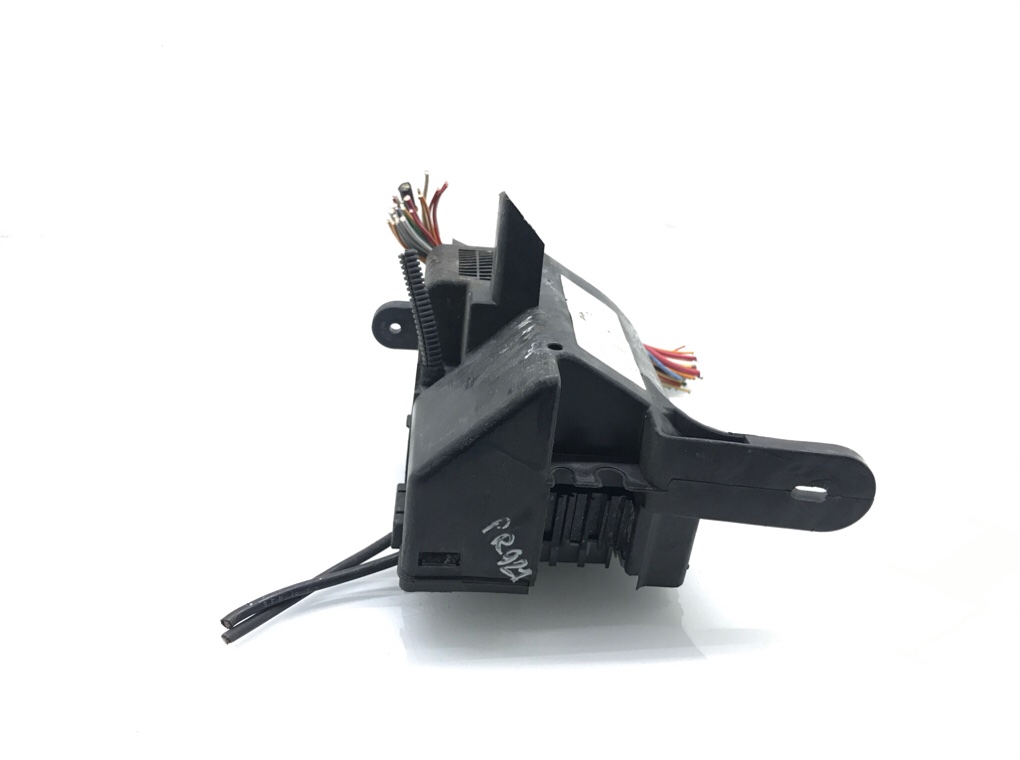 Блок предохранителей бу для Peugeot 206 1 1.4 i, 2001 г. Блок предохранителей бу для Peugeot 206 1 1.4 i, 2001 г.