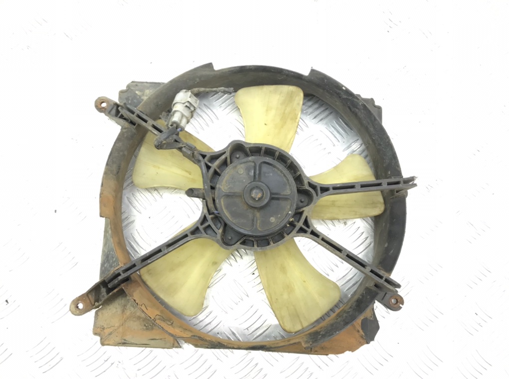 Вентилятор радиатора бу для Toyota RAV4 1 2.0 i, 1998 г. Вентилятор радиатора бу для Toyota RAV4 1 2.0 i, 1998 г.