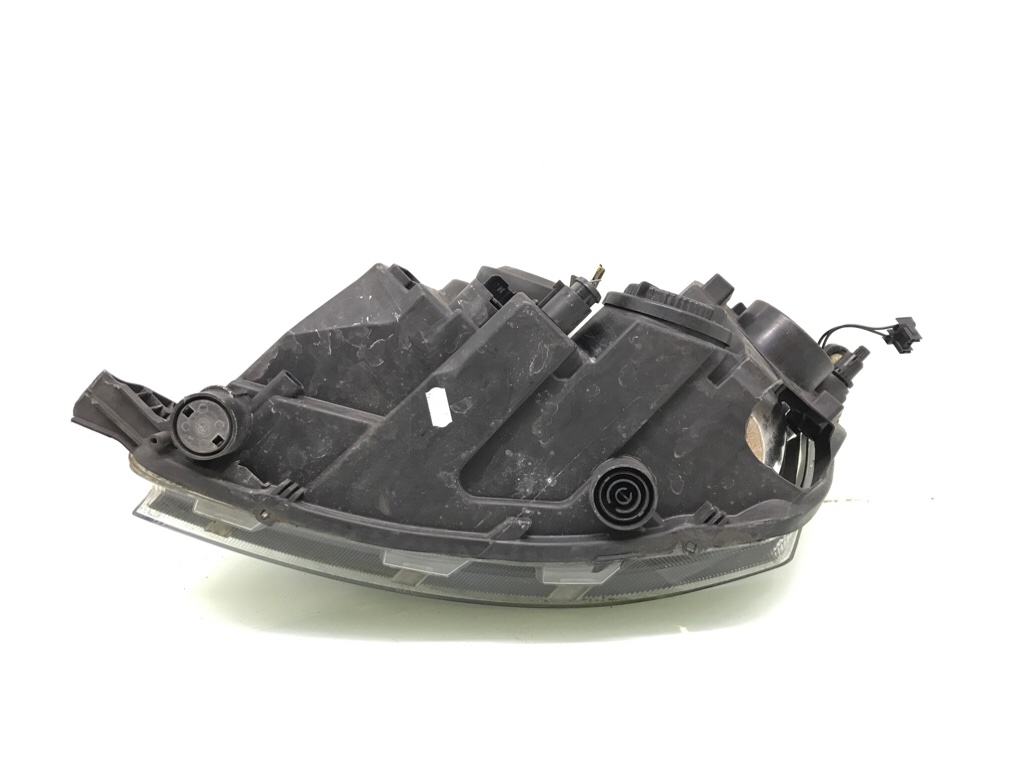 Фара правая бу для Skoda Rapid 1.6 TDi, 2014 г. Фара правая бу для Skoda Rapid 1.6 TDi, 2014 г.