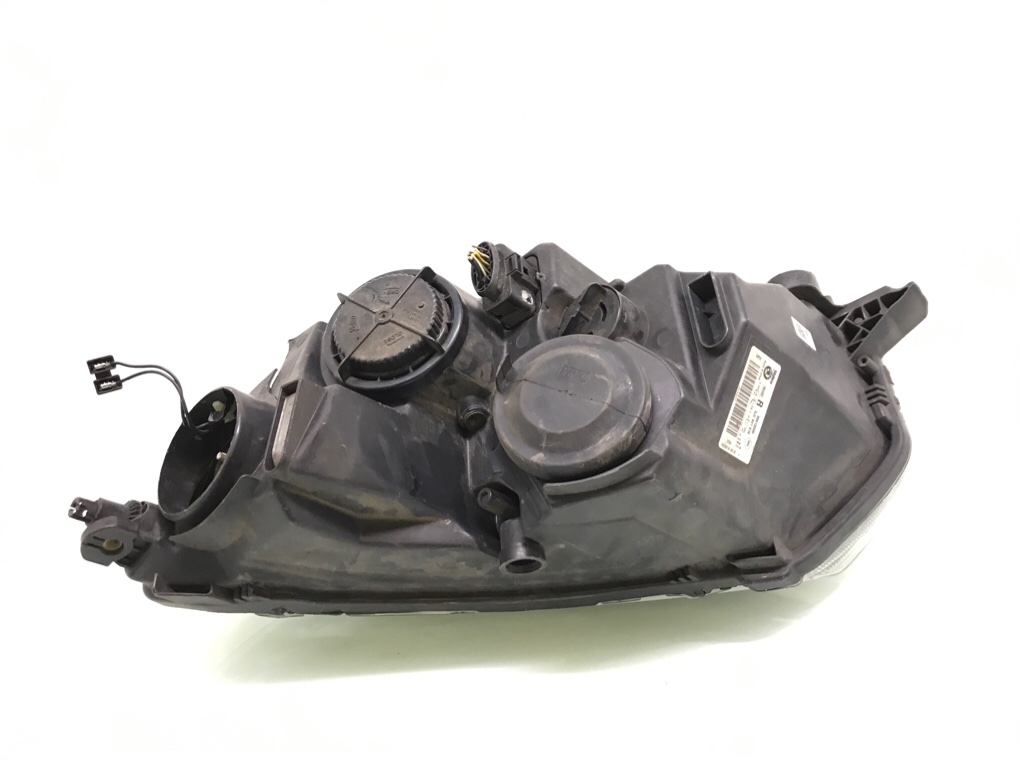 Фара правая бу для Skoda Rapid 1.6 TDi, 2014 г. Фара правая бу для Skoda Rapid 1.6 TDi, 2014 г.