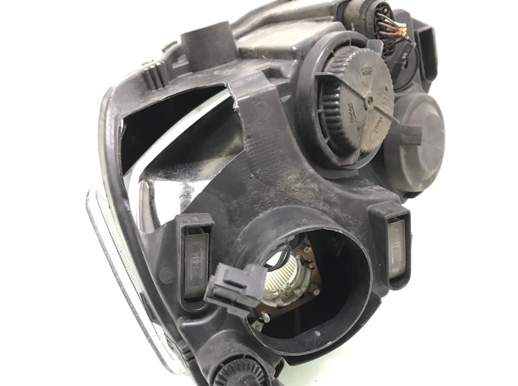 Фара правая бу для Skoda Rapid 1.6 TDi, 2014 г. Фара правая бу для Skoda Rapid 1.6 TDi, 2014 г.