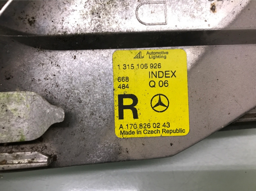 Поворотник правый бу для Mercedes SLK R170 3.2 i,  2001 г.