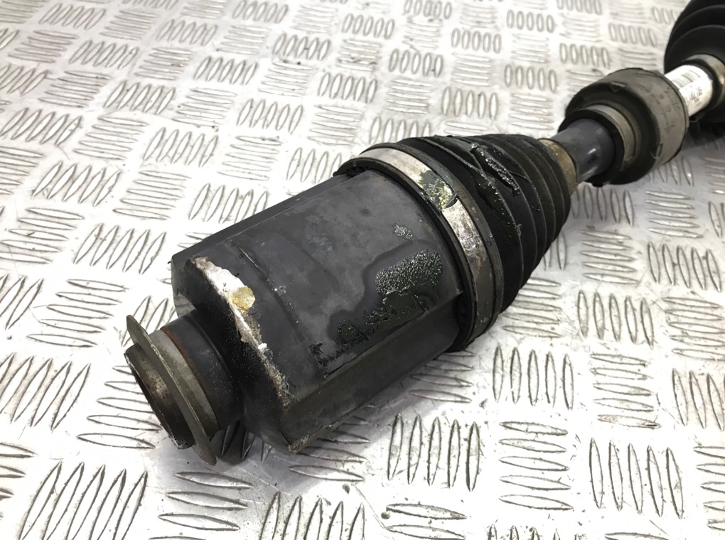 Полуось передняя правая (приводной вал, ШРУС) бу для Hyundai Santa Fe 3 2.2 CRDi, 2014 г. Полуось передняя правая (приводной вал, ШРУС) бу для Hyundai Santa Fe 3 2.2 CRDi, 2014 г.