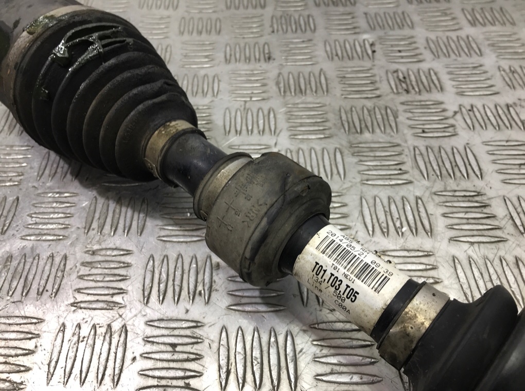 Полуось передняя правая (приводной вал, ШРУС) бу для Hyundai Santa Fe 3 2.2 CRDi, 2014 г. Полуось передняя правая (приводной вал, ШРУС) бу для Hyundai Santa Fe 3 2.2 CRDi, 2014 г.