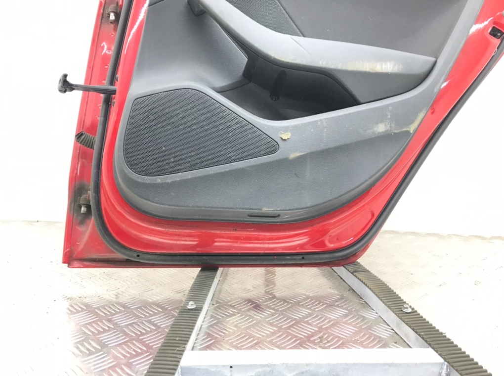 Дверь задняя правая бу для Audi A3 8V 1.6 TDI,  2015 г.