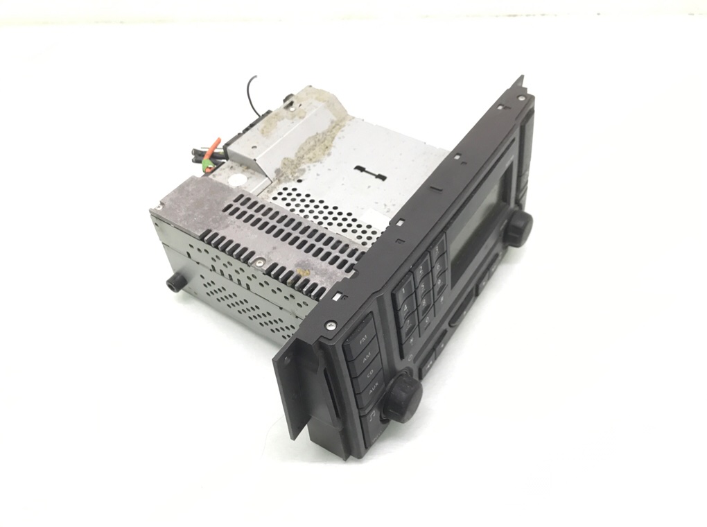 Магнитола бу для Land Rover Discovery 3 2.7 TD,  2007 г.