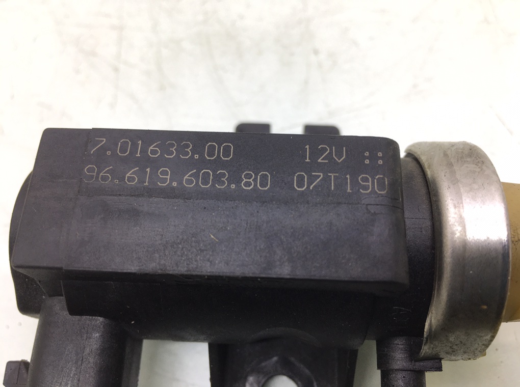 Клапан электромагнитный бу для Citroen C4 Picasso  2.0 HDi,  2008 г.