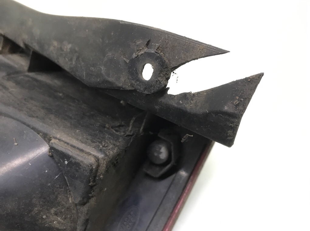 Фонарь задний левый бу для Land Rover Discovery 3 2.7 TD,  2007 г.