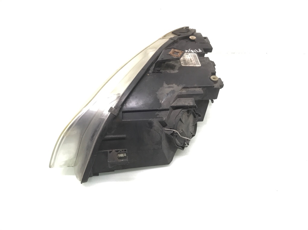 Фара правая бу для Audi A4 B7 1.9 TDi, 2005 г. Фара правая бу для Audi A4 B7 1.9 TDi, 2005 г.