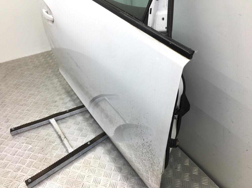 Дверь передняя правая бу для Opel Astra J 1.4 Ti,  2013 г.