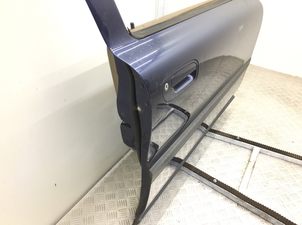 Дверь передняя правая бу для Volvo V70 2 2.4 i,  2002 г.