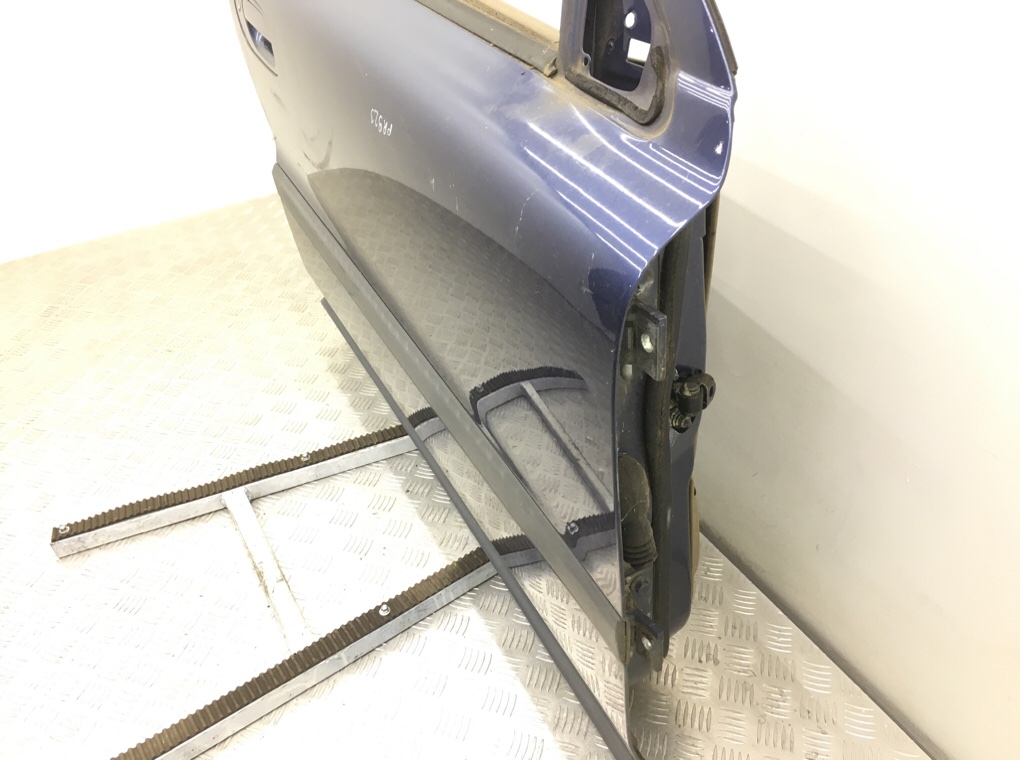 Дверь передняя правая бу для Volvo V70 2 2.4 i,  2002 г.