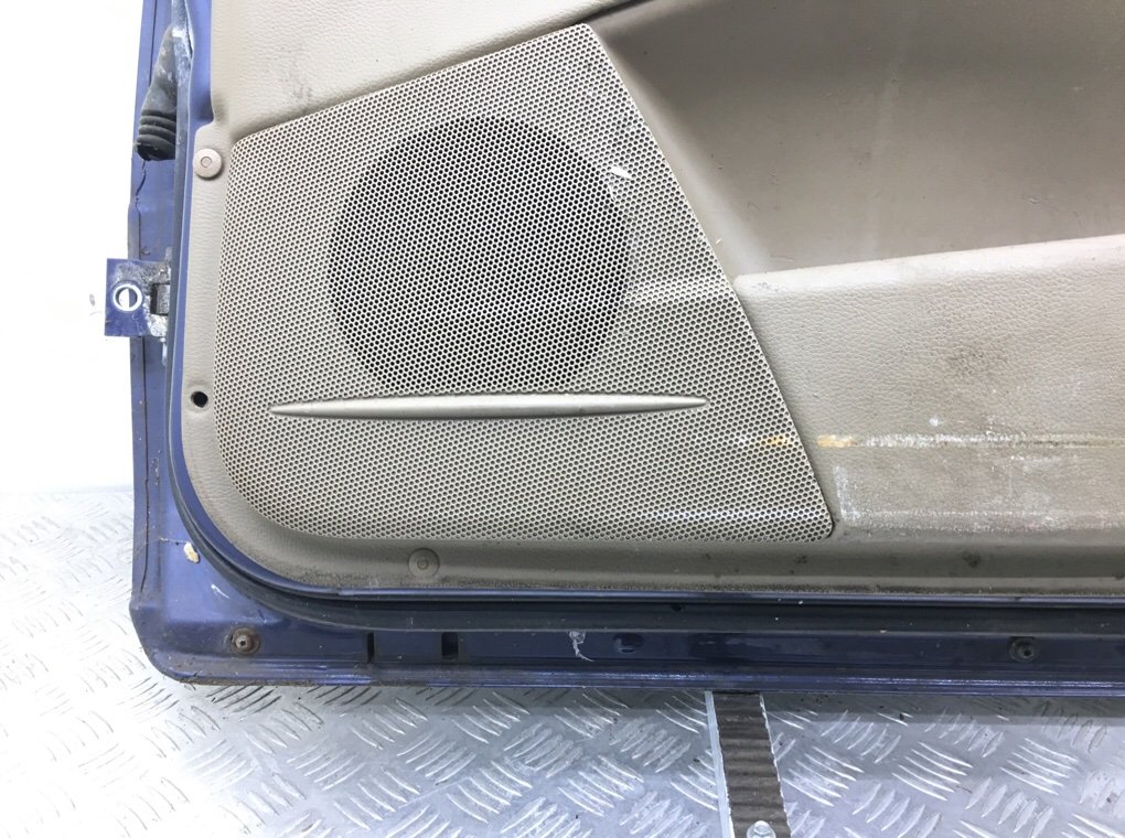 Дверь передняя правая бу для Volvo V70 2 2.4 i,  2002 г.