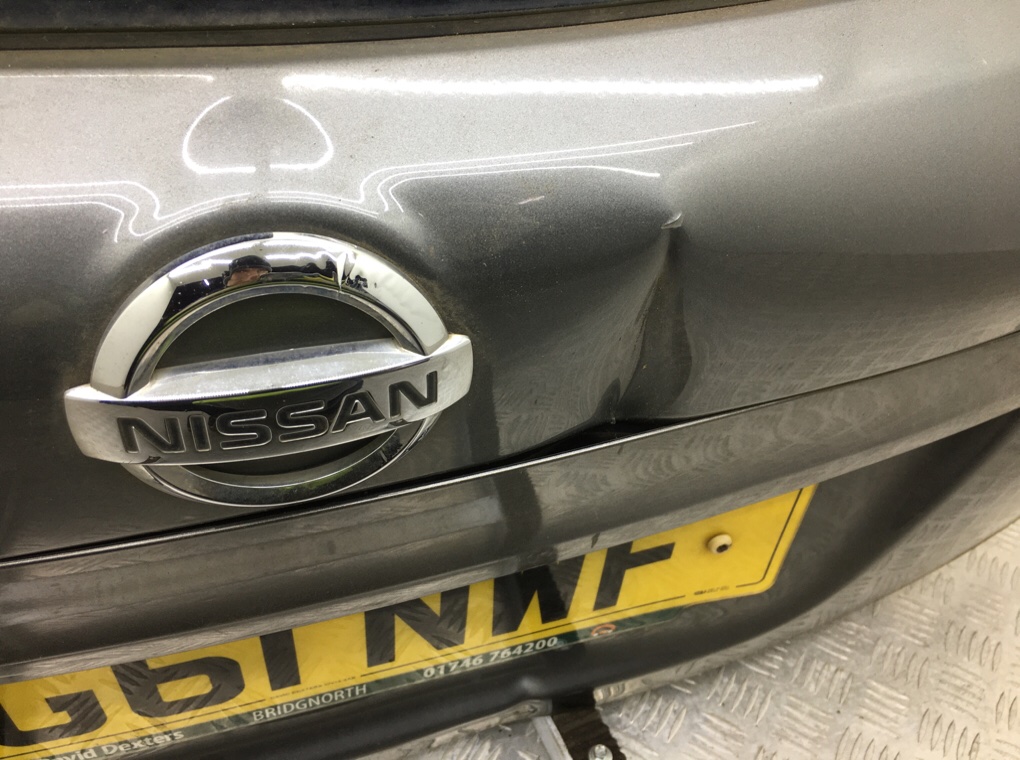 Крышка багажника бу для Nissan Qashqai 1 1.6 i,  2011 г.