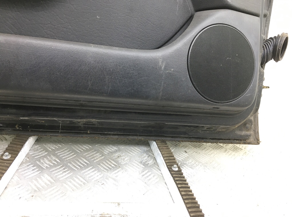 Дверь передняя левая бу для Volkswagen Golf 3 2.0 i, 1997 г. Дверь передняя левая бу для Volkswagen Golf 3 2.0 i, 1997 г.