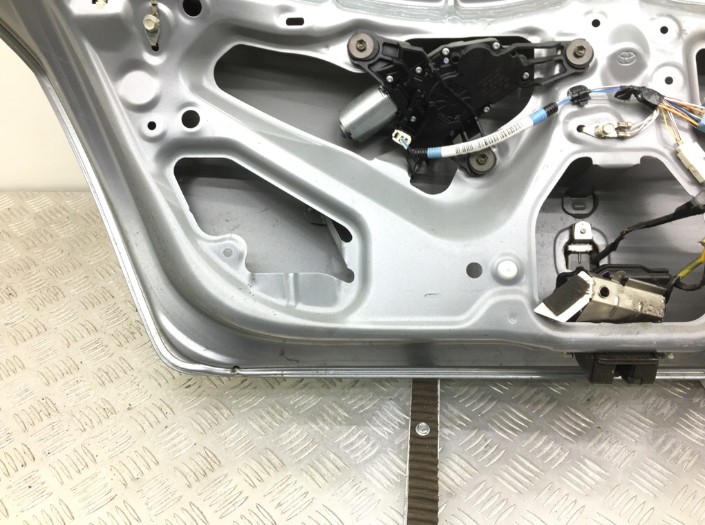 Крышка багажника бу для Toyota Yaris XP9 1.3 i, 2006 г. Крышка багажника бу для Toyota Yaris XP9 1.3 i, 2006 г.